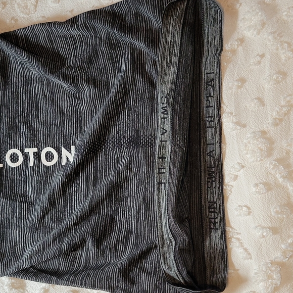Lululemon/Peloton tank -sz 8- - Picture 4 of 5